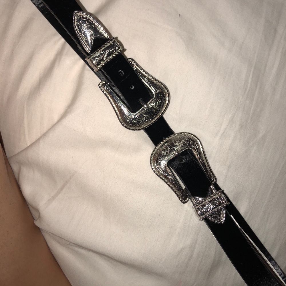 silver and black belt